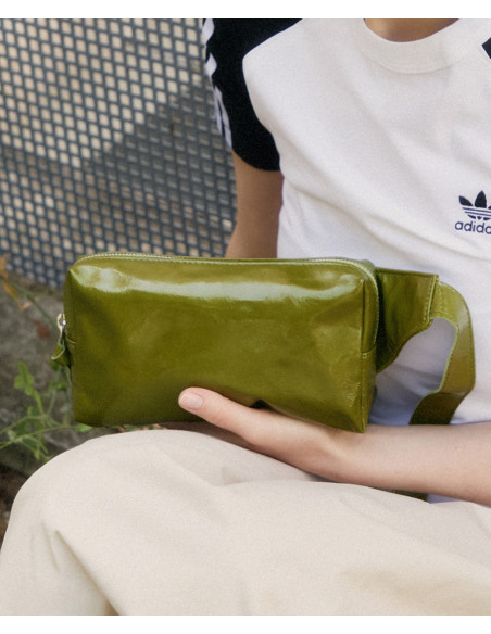 Bolso Riñonera de Piel hecho a mano The Hands