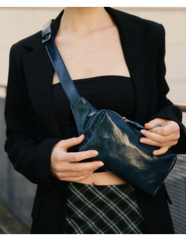 Bolso Riñonera de Piel hecho a mano The Hands