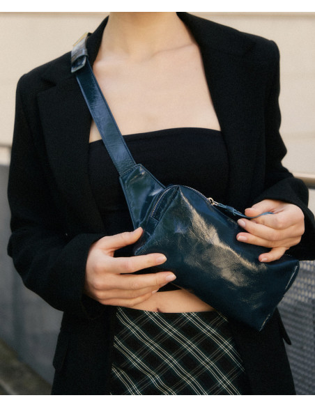 Bolso Riñonera de Piel hecho a mano The Hands